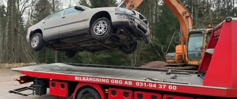 Guide som visar hur man skrotar en bil i Göteborg med hämtning och ersättning steg för steg