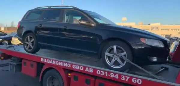 Bil med obetald fordonsskatt avregistreras inför skrotning där ägaransvar och skuld bedöms