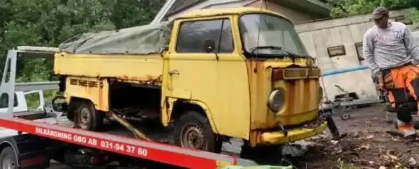 Skrotbil värderas där risk, rullbarhet och kompletthet påverkar budet genom uppköparens säkerhetsmarginal och kalkyl.